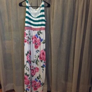 Striped/floral maxi dress with pockets